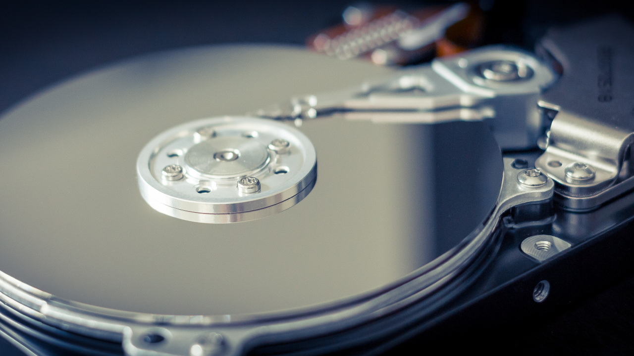 Обои жесткий диск, Информационные технологии, устройства хранения данных, технологии, металл в разрешении 1280x720
