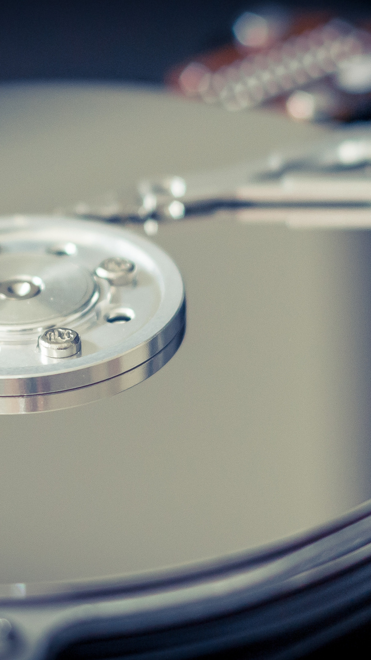 Обои жесткий диск, Информационные технологии, устройства хранения данных, технологии, металл в разрешении 750x1334