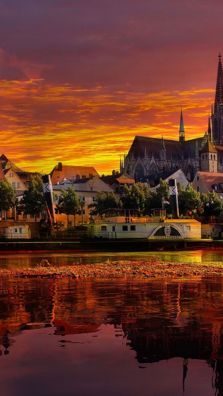 Обои отражение, закат, вечер, ориентир, водный путь в разрешении 750x1334