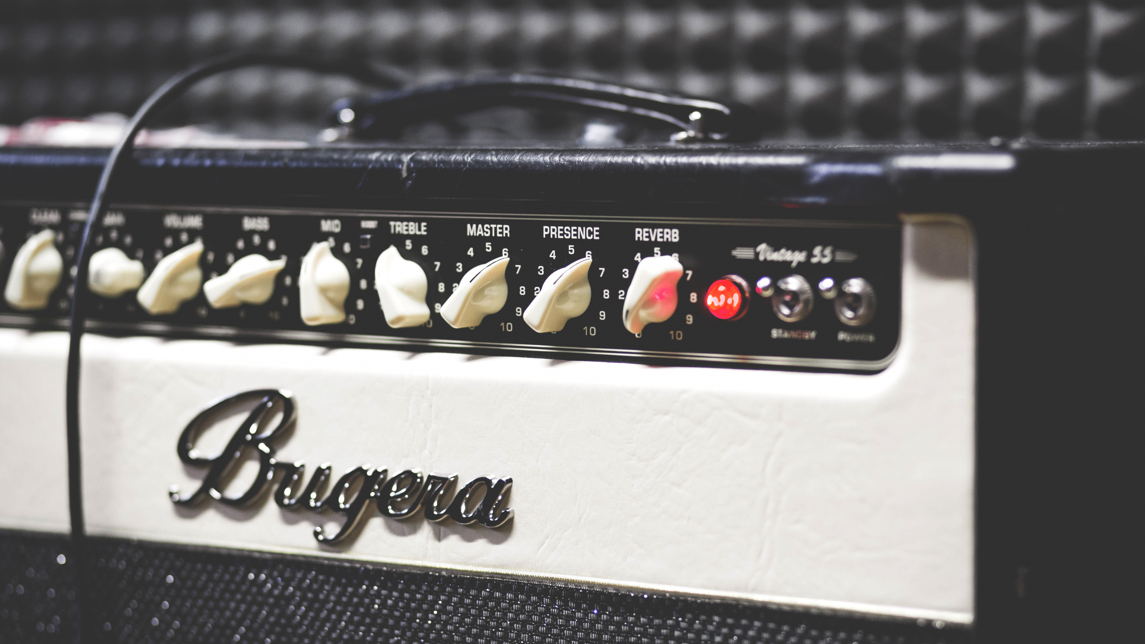 Обои гитарный усилитель, усилитель, гитара, электрогитара, электронный инструмент в разрешении 3840x2160