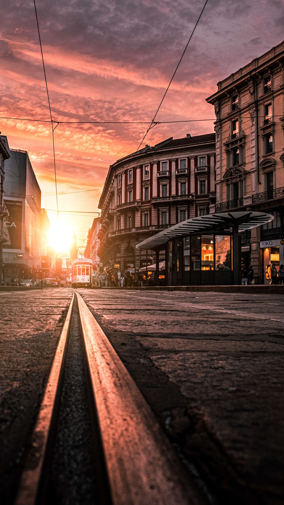 Обои облако, здание, атмосфера, окно, свет в разрешении 1080x1920