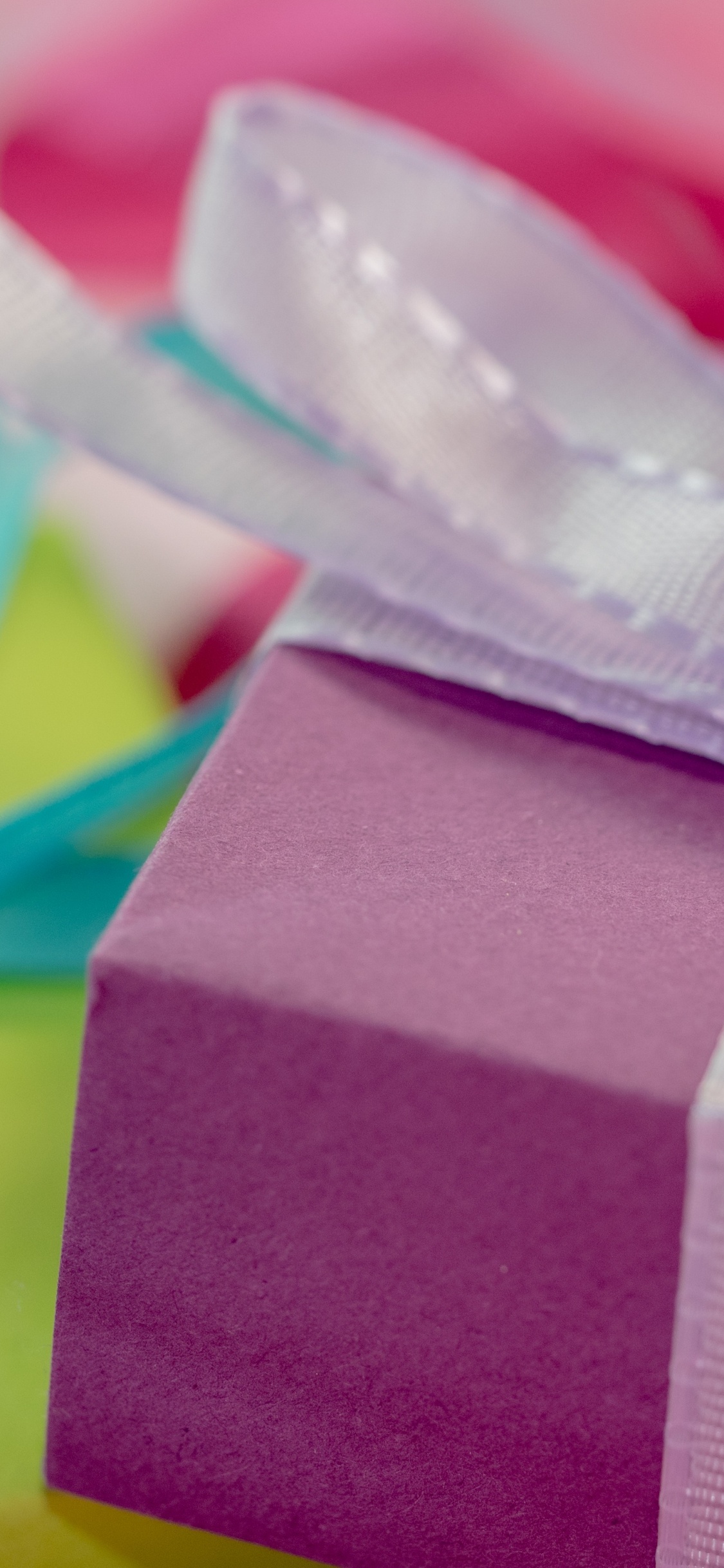 Обои день рождения упакованные подарки, дата рождения, подарок, подарочная упаковка, вечеринка в разрешении 1125x2436