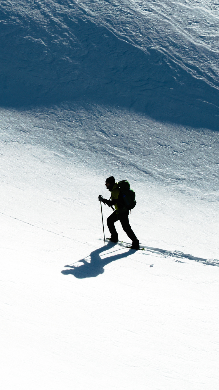 Обои лыжи, снег, отдых, горнолыжный спорт, лыжа в разрешении 750x1334