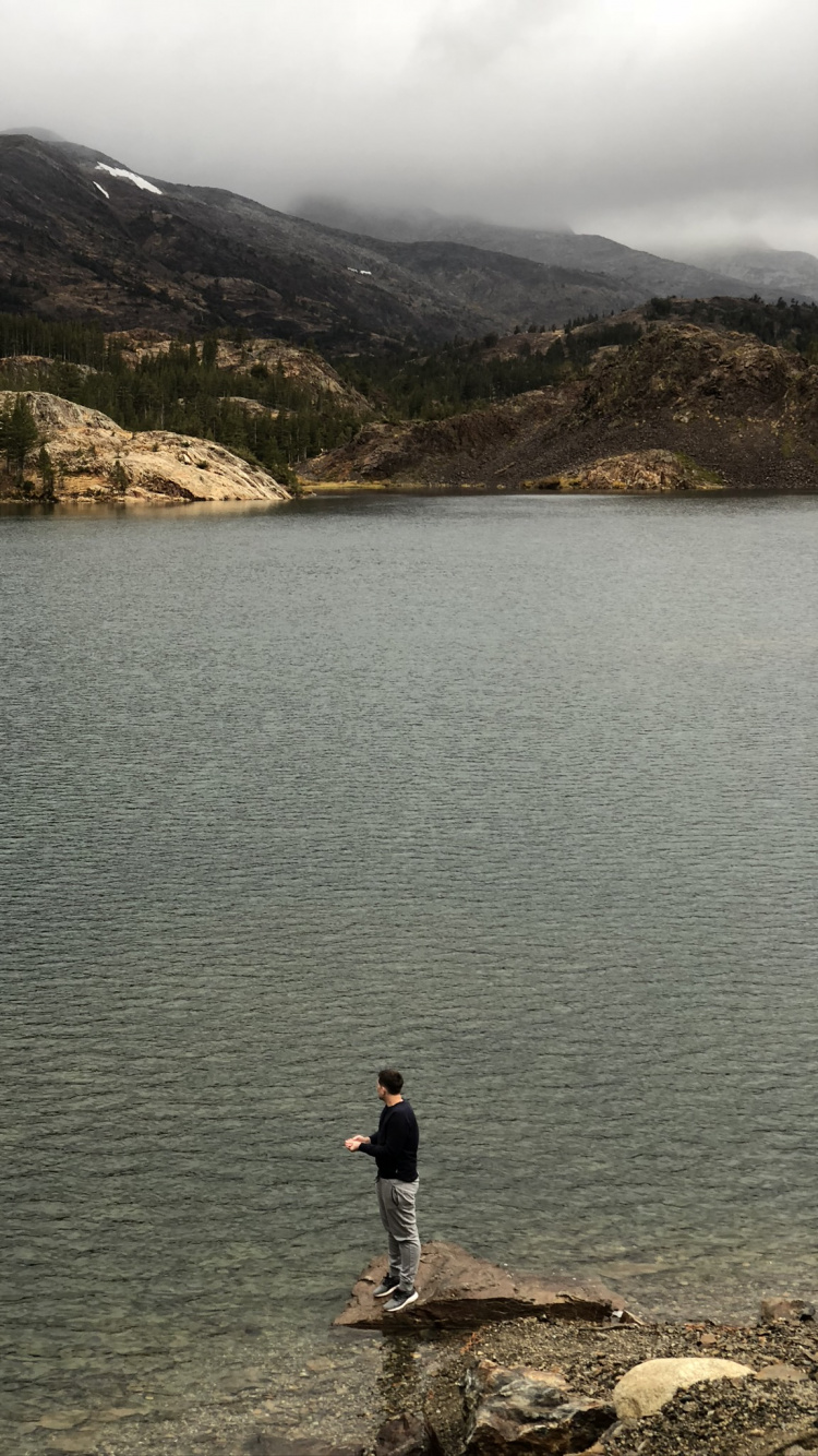 Обои вода, озерный край, горный рельеф, гидроресурсы, нагорье в разрешении 750x1334