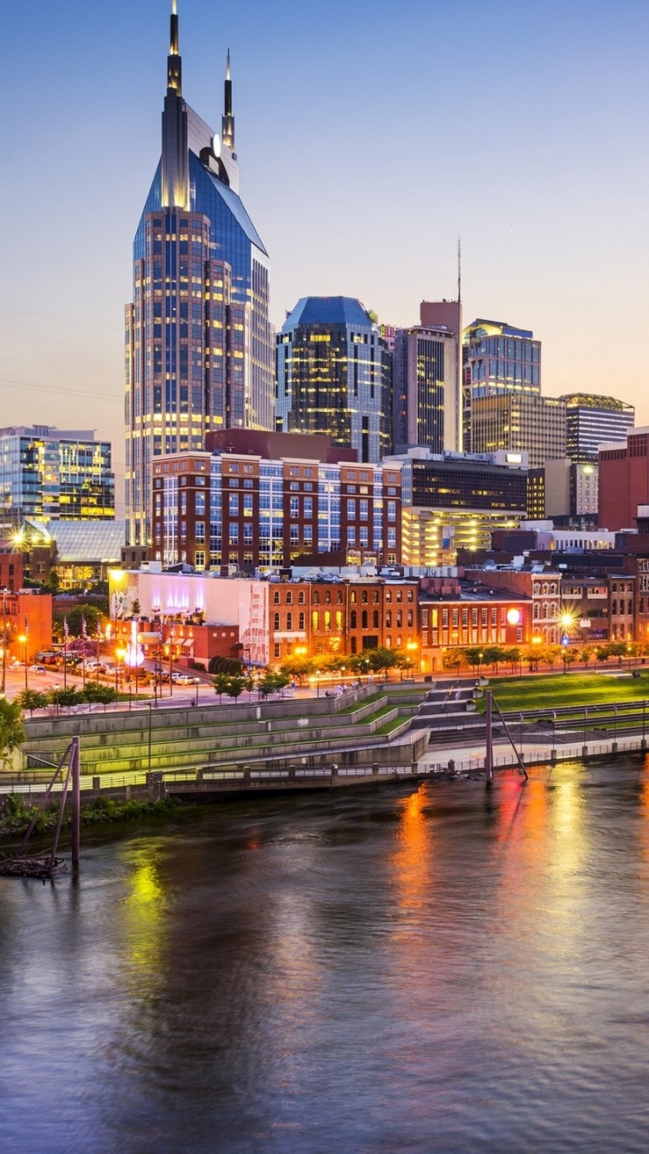 Обои городской пейзаж, город, линия горизонта, городской район, отражение в разрешении 720x1280