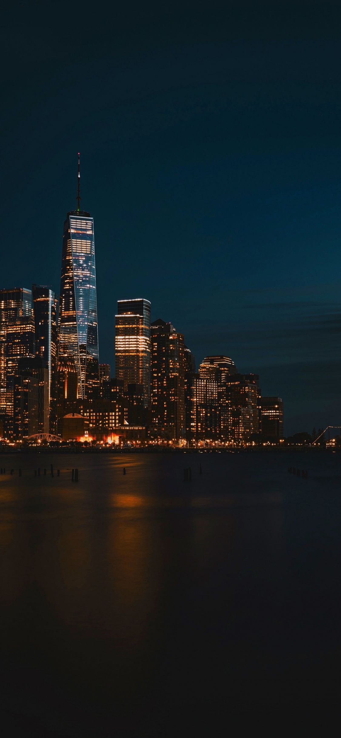 Обои городской пейзаж, вода, небоскреб, здание, вышка в разрешении 1125x2436