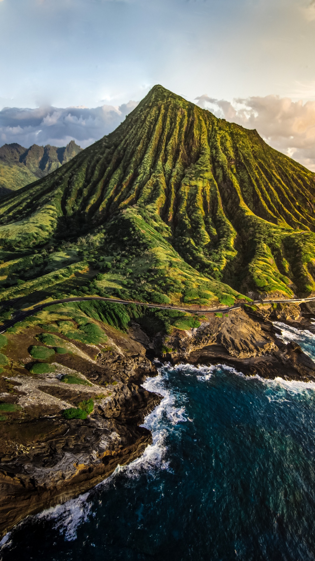 Обои природа, облако, вода, гора, природный ландшафт в разрешении 1080x1920