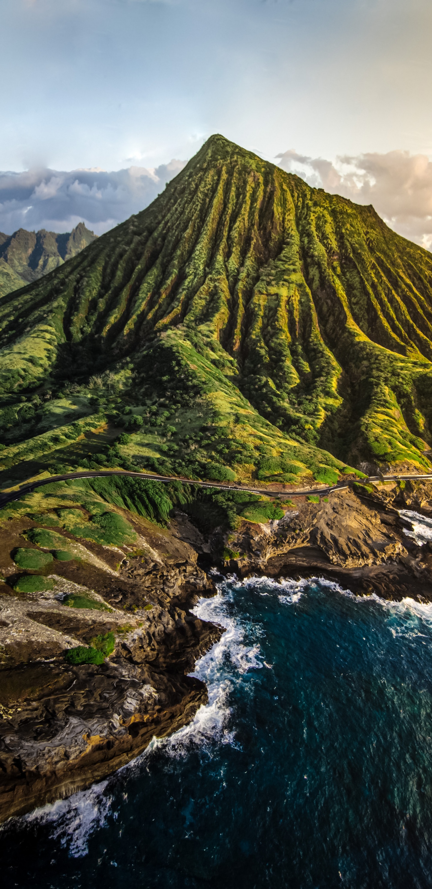 Обои природа, облако, вода, гора, природный ландшафт в разрешении 1440x2960