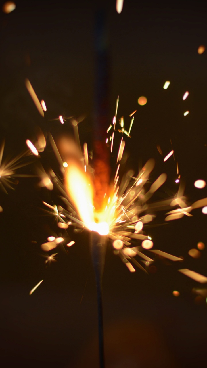 Обои фейерверк, салют, бенгальский огонь, день нового года, дивали в разрешении 720x1280