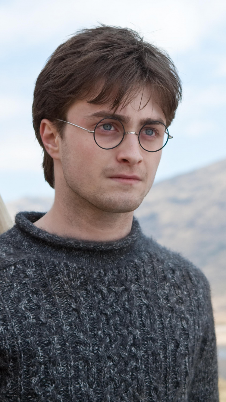 Обои Дэниел Редклифф, Гарри Поттер, волосы, очки, подбородок в разрешении 750x1334