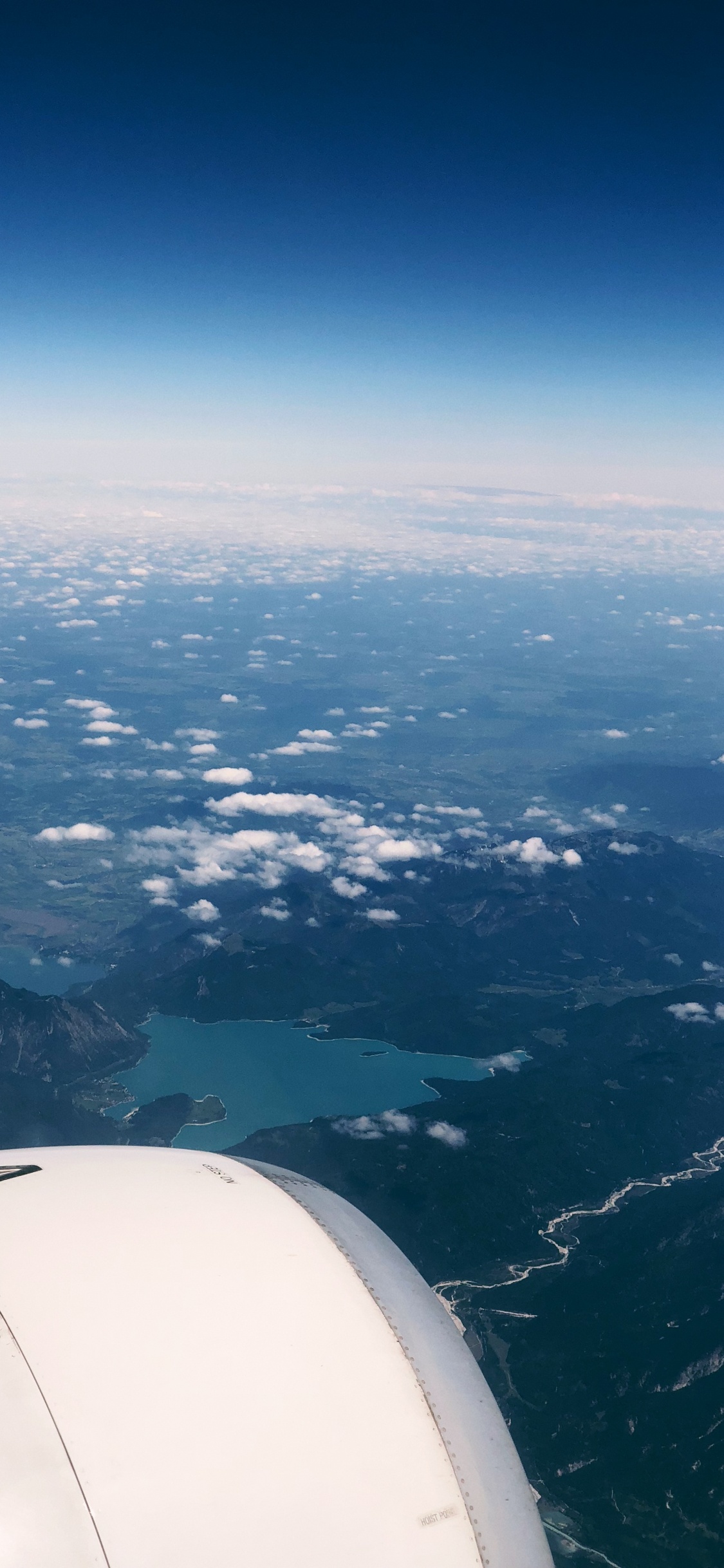 Обои воздушное путешествие, самолет, земля, с высоты птичьего полета, авиация в разрешении 1125x2436