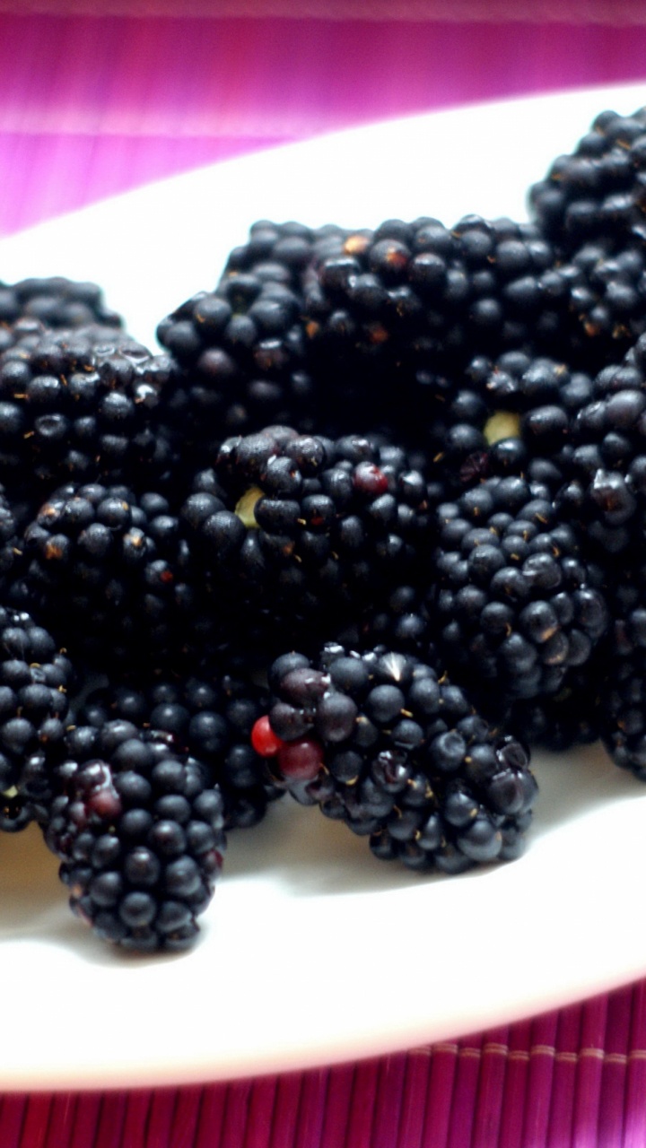 Обои ягоды, вегетарианская кухня, ежевика, фрукты, пища в разрешении 720x1280
