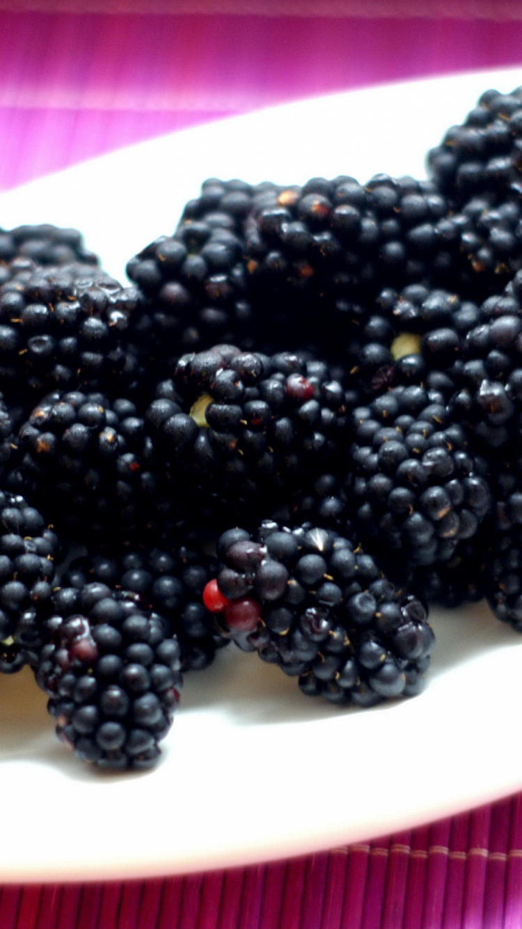 Обои ягоды, вегетарианская кухня, ежевика, фрукты, пища в разрешении 750x1334