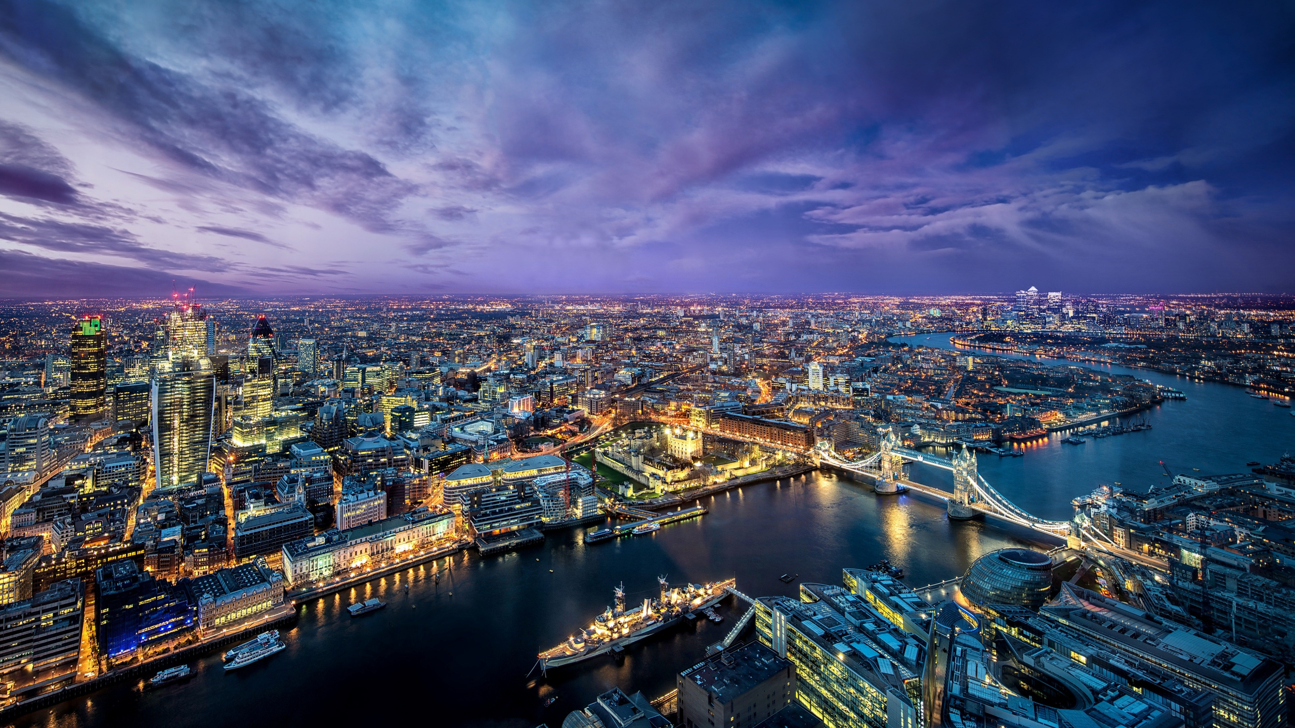 Обои городской пейзаж, город, городской район, метрополия, линия горизонта в разрешении 2560x1440