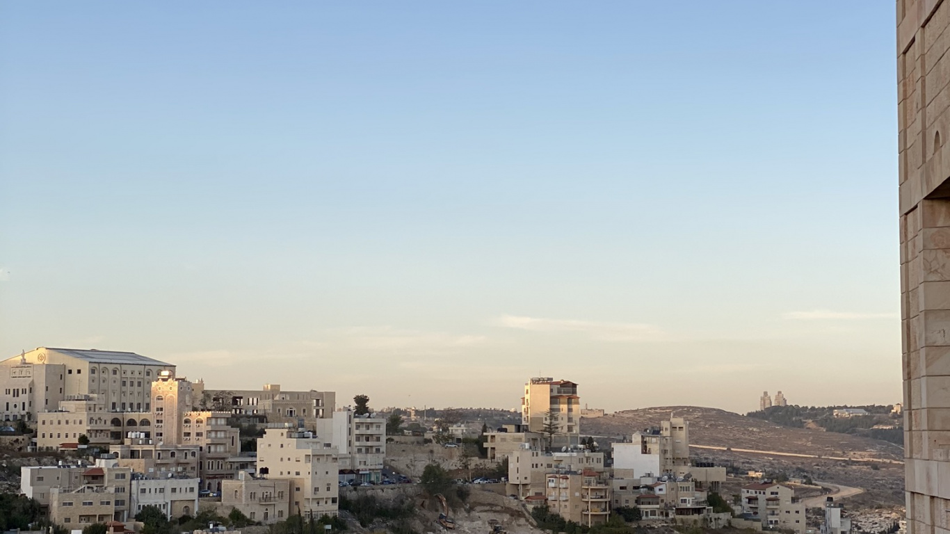 Обои водоем, зима, ночь, природа, башня в разрешении 1366x768