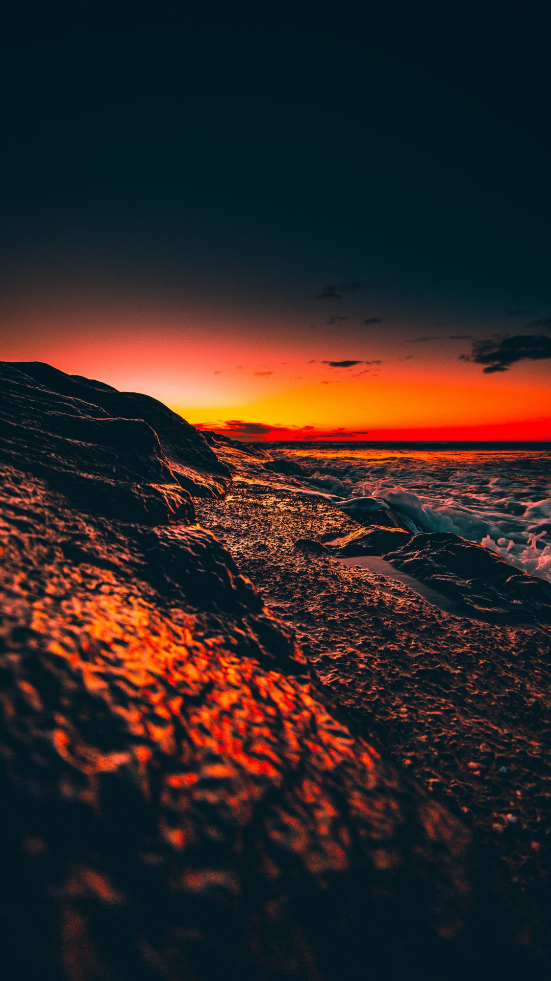 Обои закат, восход солнца, горизонт, послесвечение, природа в разрешении 1080x1920