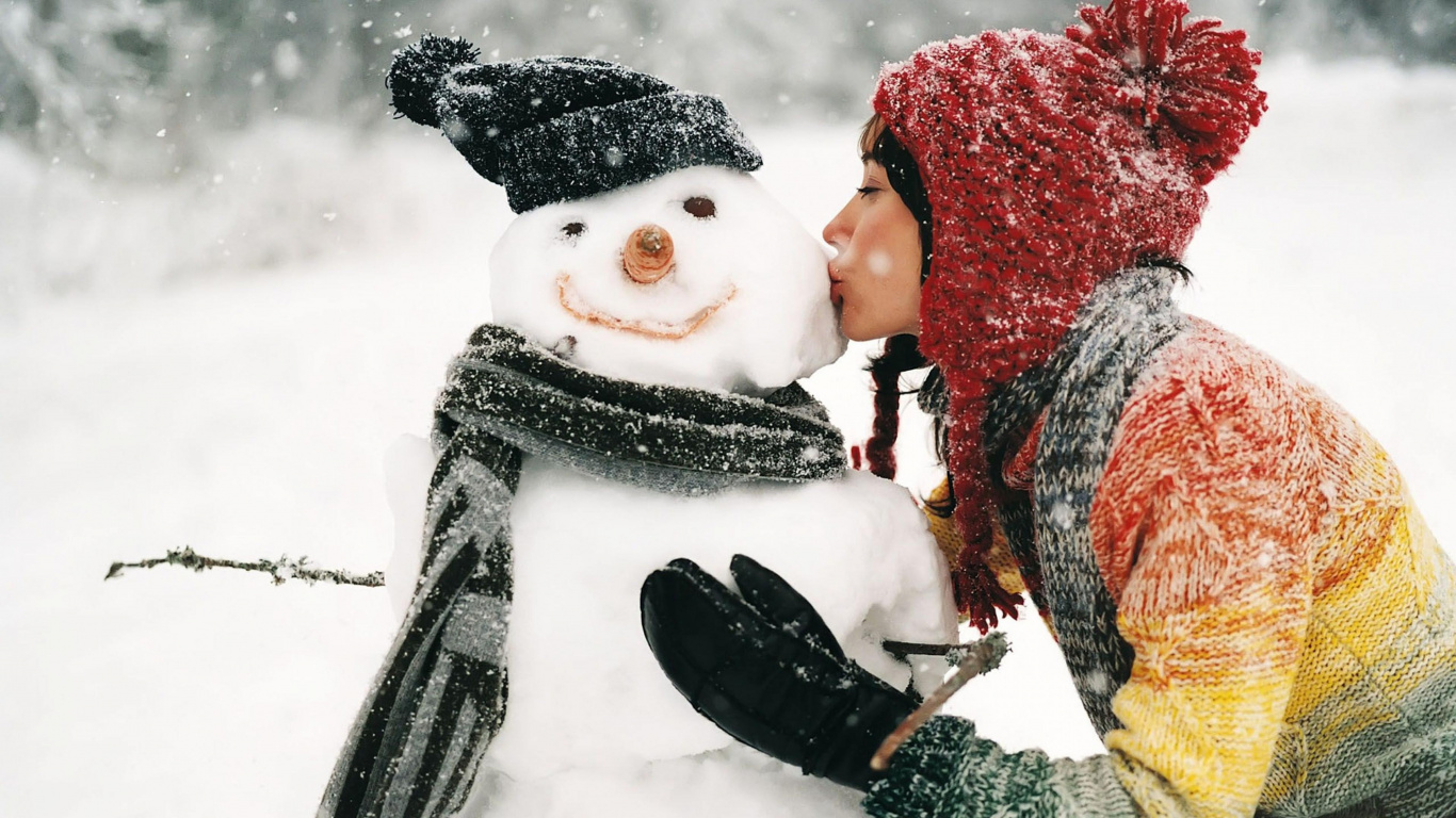 Обои Снеговик, снег, зима, девушка, Рождество в разрешении 1366x768