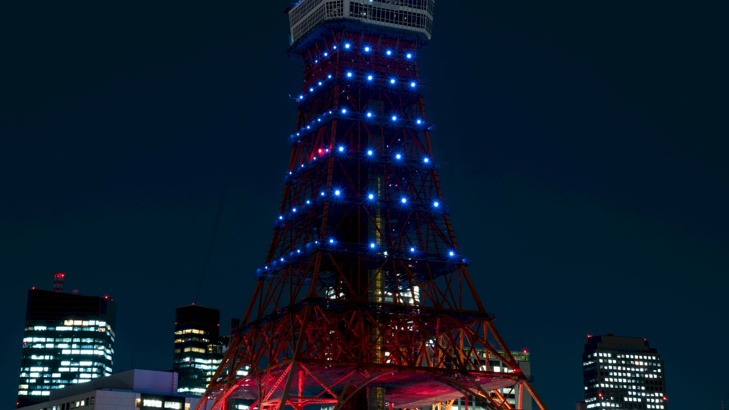 Обои вышка, ориентир, небоскреб, ночь, город в разрешении 2560x1440