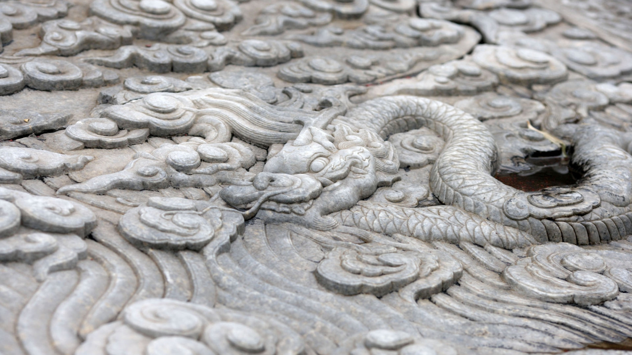 Обои дракон, резьба по камню, резьба, облегчение, древняя история в разрешении 1280x720