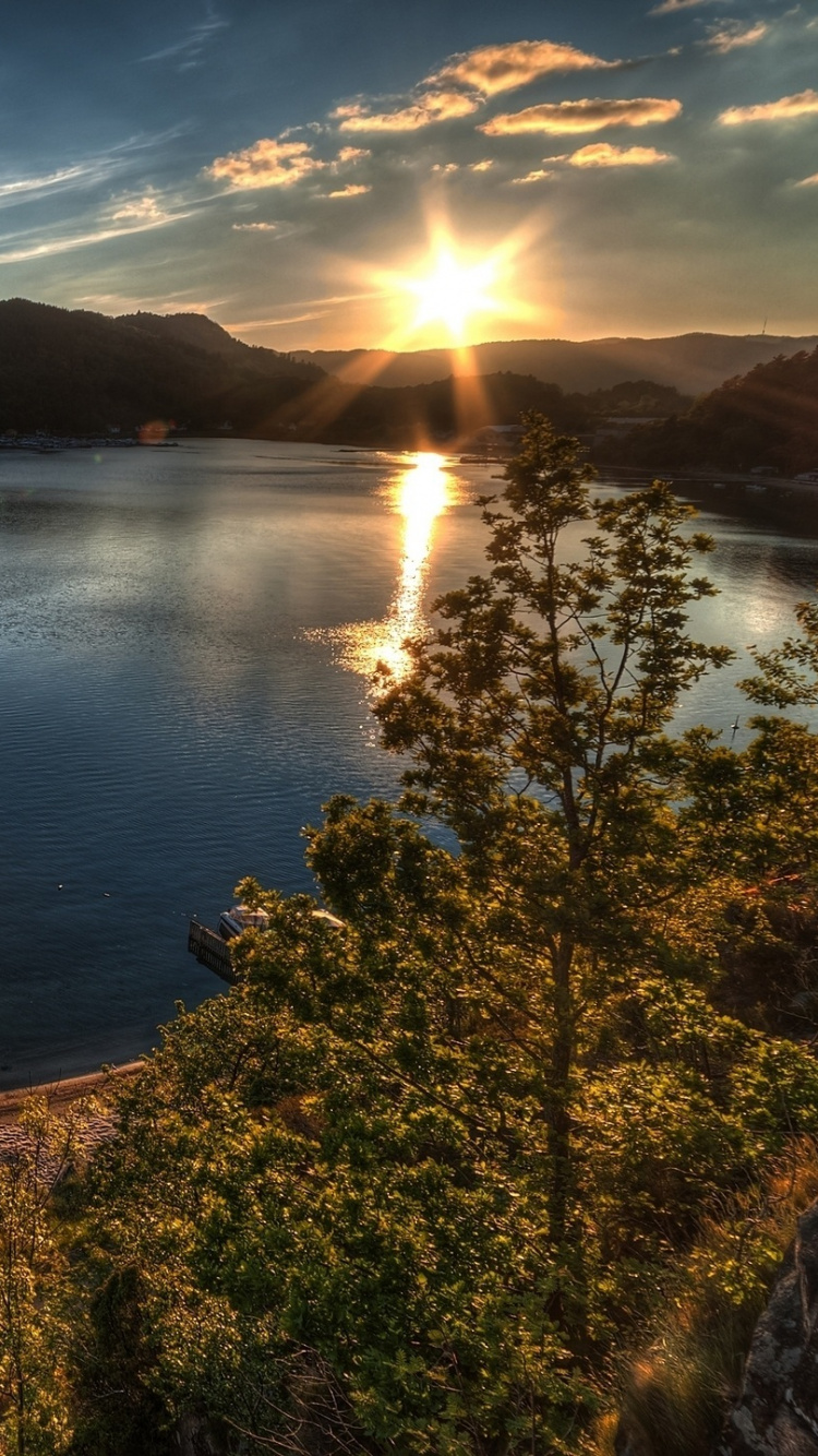 Обои ios, природа, вода, озеро, отражение в разрешении 750x1334