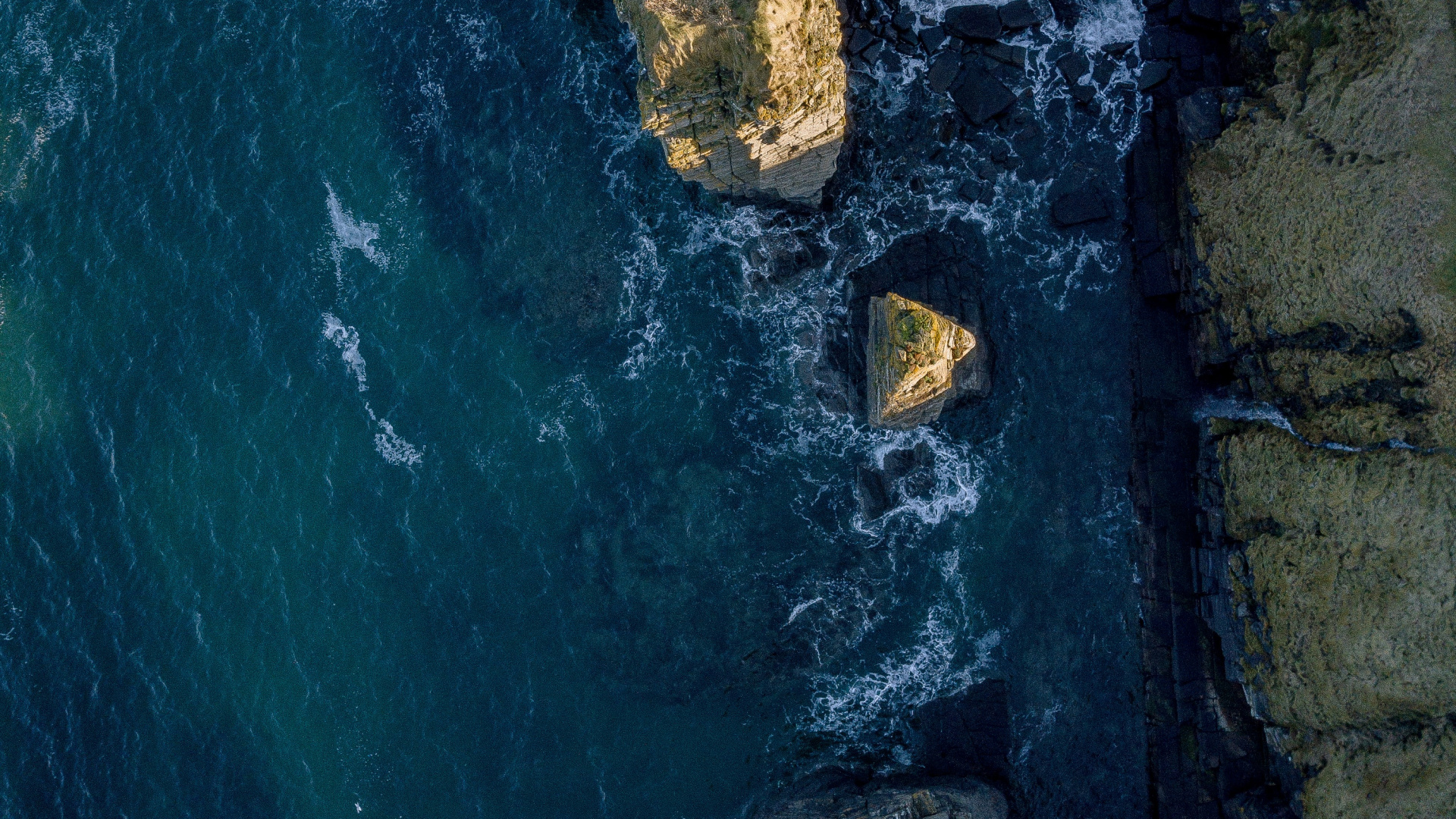 Обои море, земля, океан, вода, космос в разрешении 1920x1080