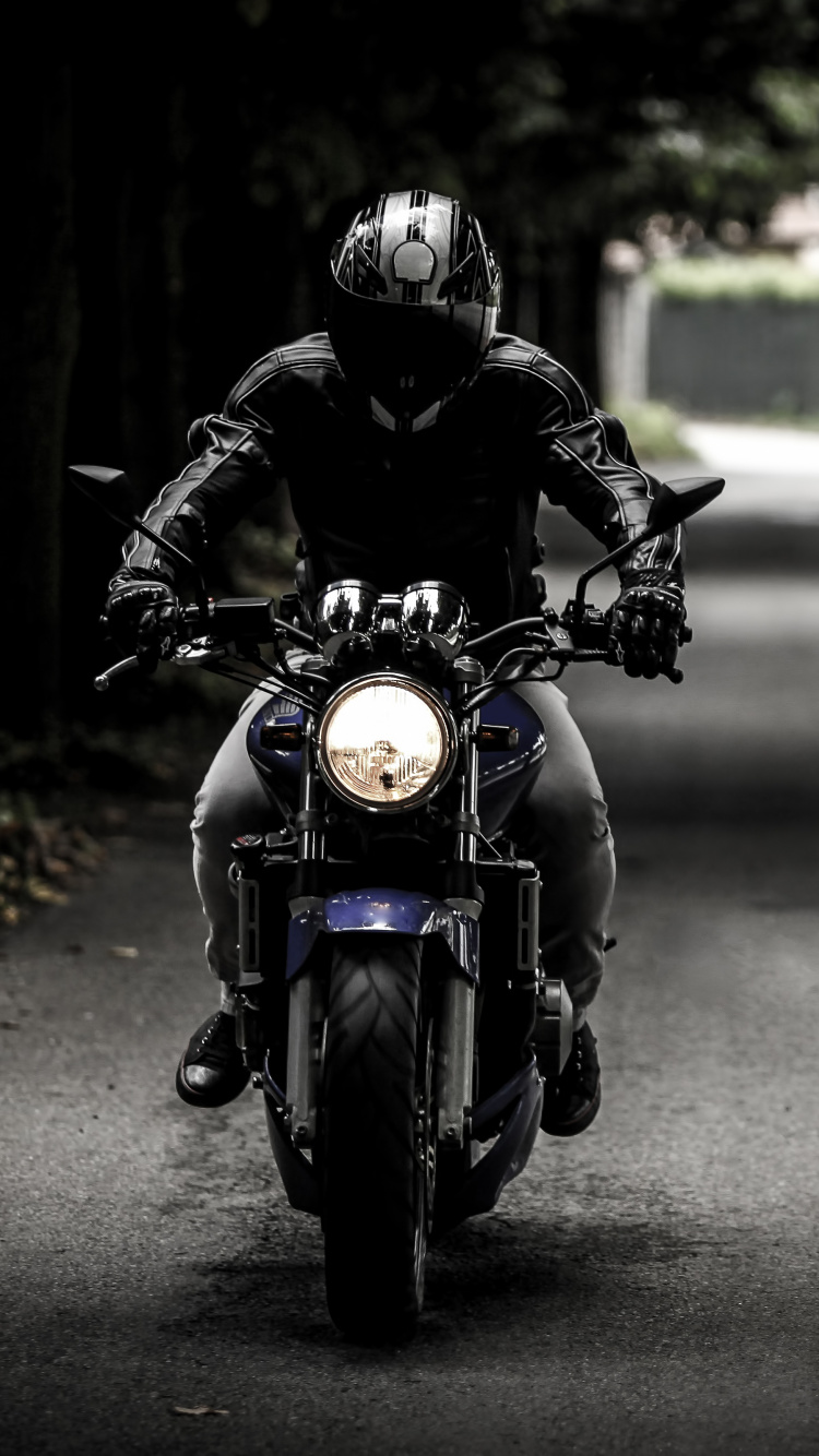 Обои мотоцикл, велосипед, черный, мотоспорт, автомобильное освещение в разрешении 750x1334
