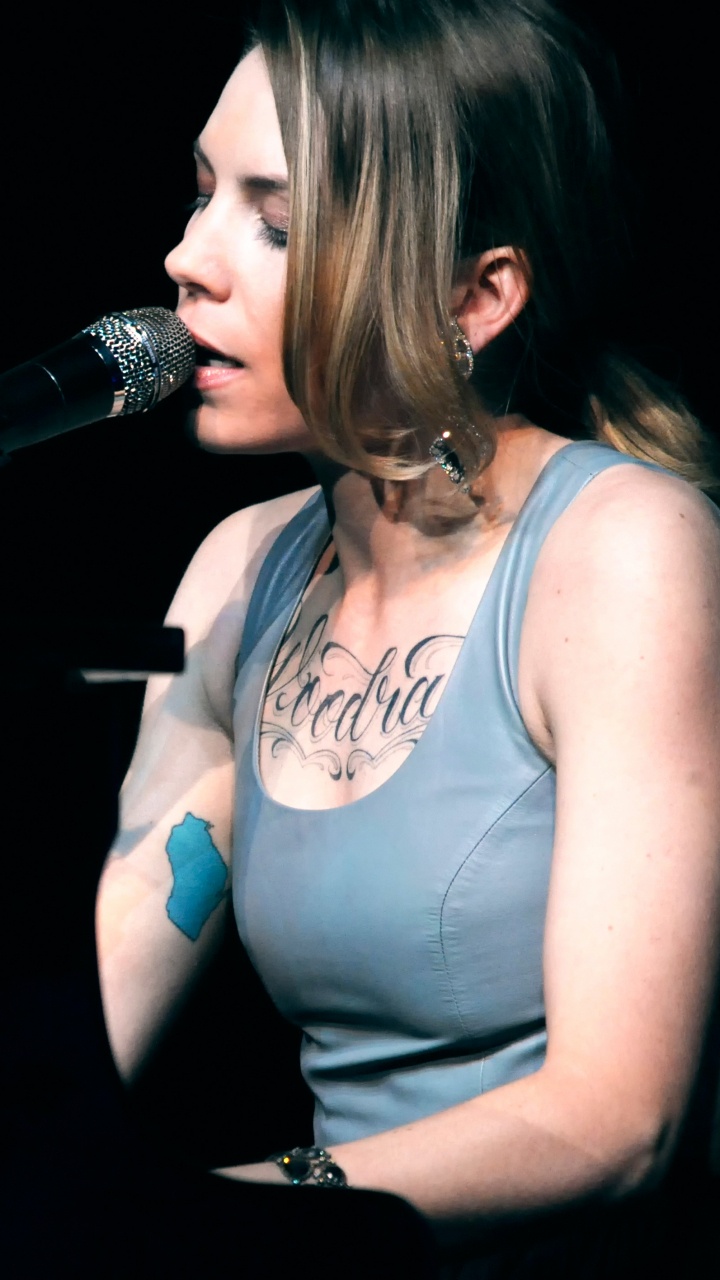 Обои Представление, развлечение, пение, певица, музыкальный исполнитель в разрешении 720x1280