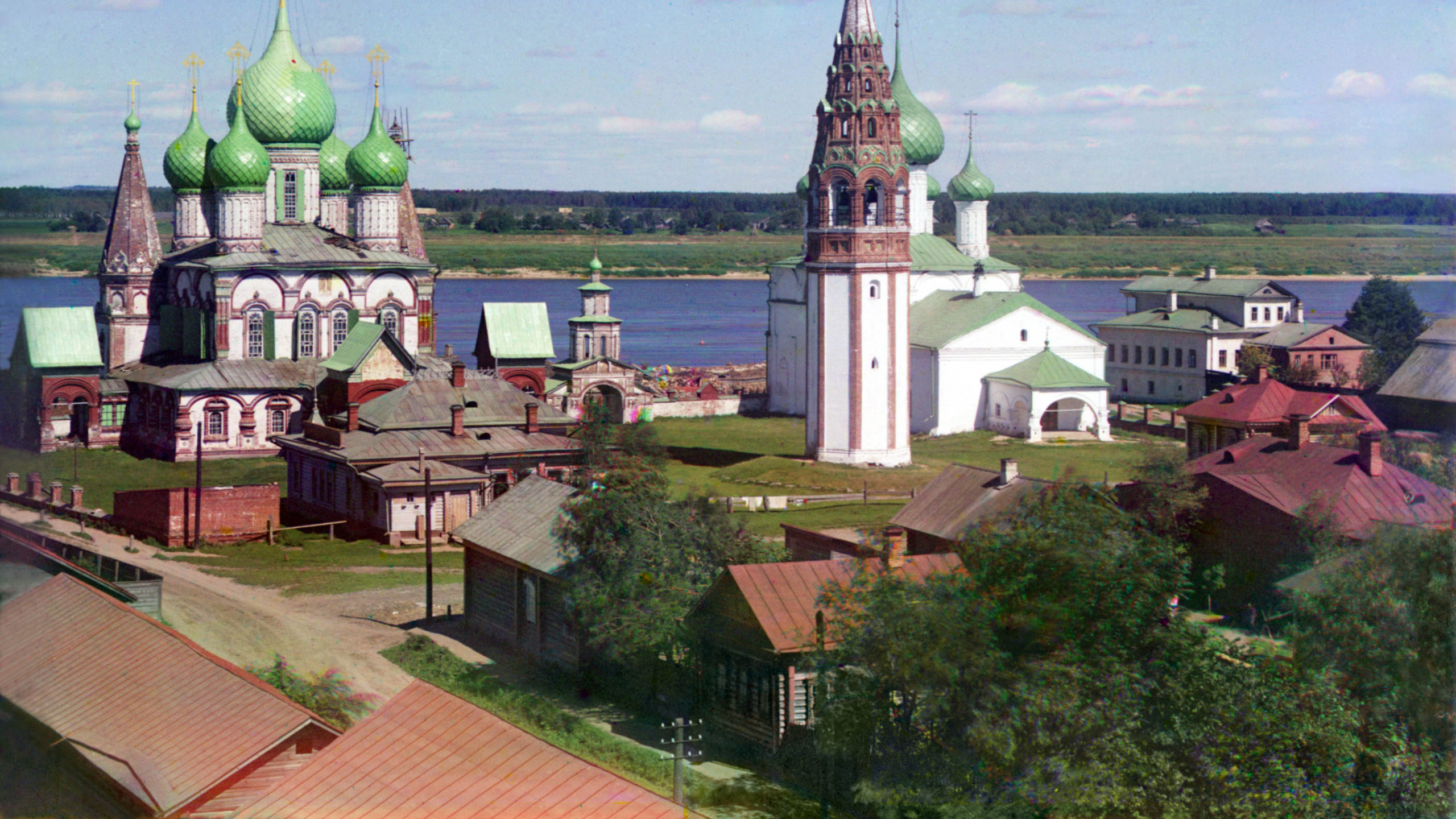 Обои шпиль, место поклонения, Ярославль, средневековая архитектура, собор в разрешении 2560x1440