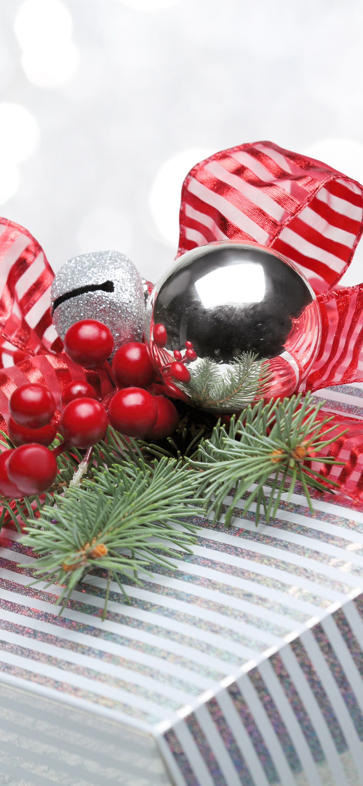 Обои Рождественский день, Рождественский подарок, подарок, Новый год, рождественский орнамент в разрешении 1242x2688