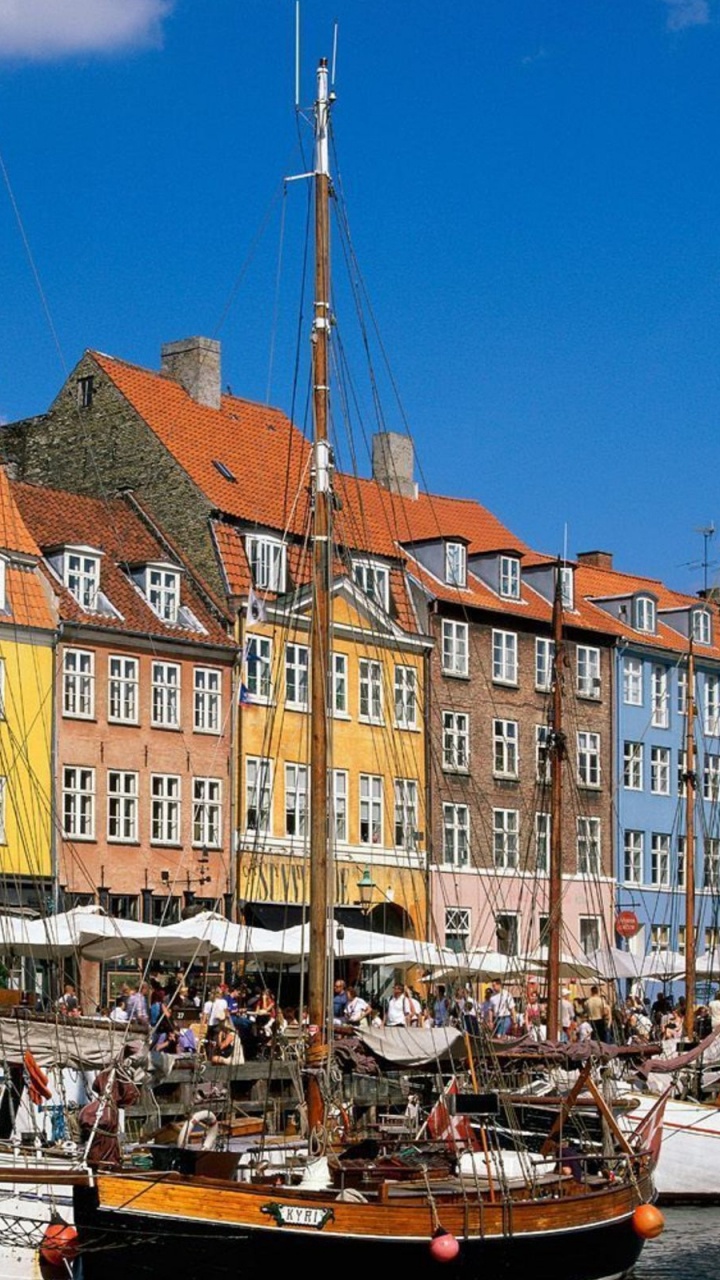 Обои перевозка воды, водный путь, городок, гавань, город в разрешении 720x1280