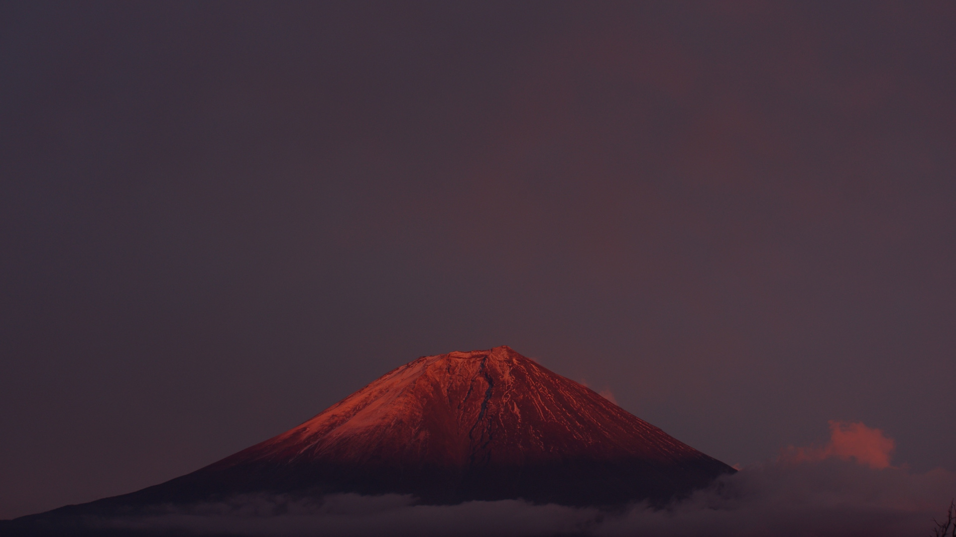 Обои вулкан, стратовулкан, вулканического рельефа, щитовой вулкан, ночь в разрешении 1920x1080