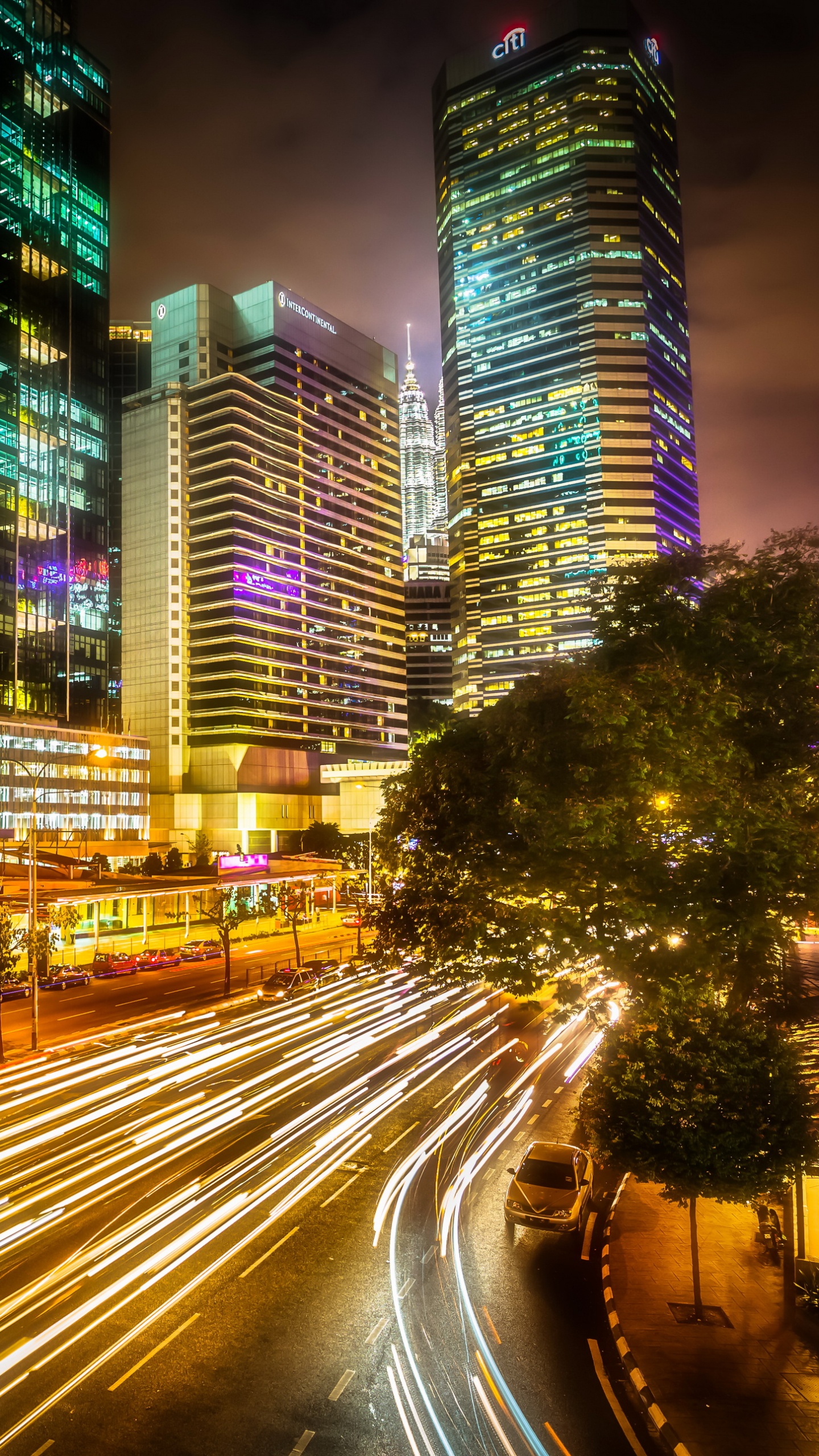 Обои город, ночь, городской пейзаж, метрополия, городской район в разрешении 1440x2560