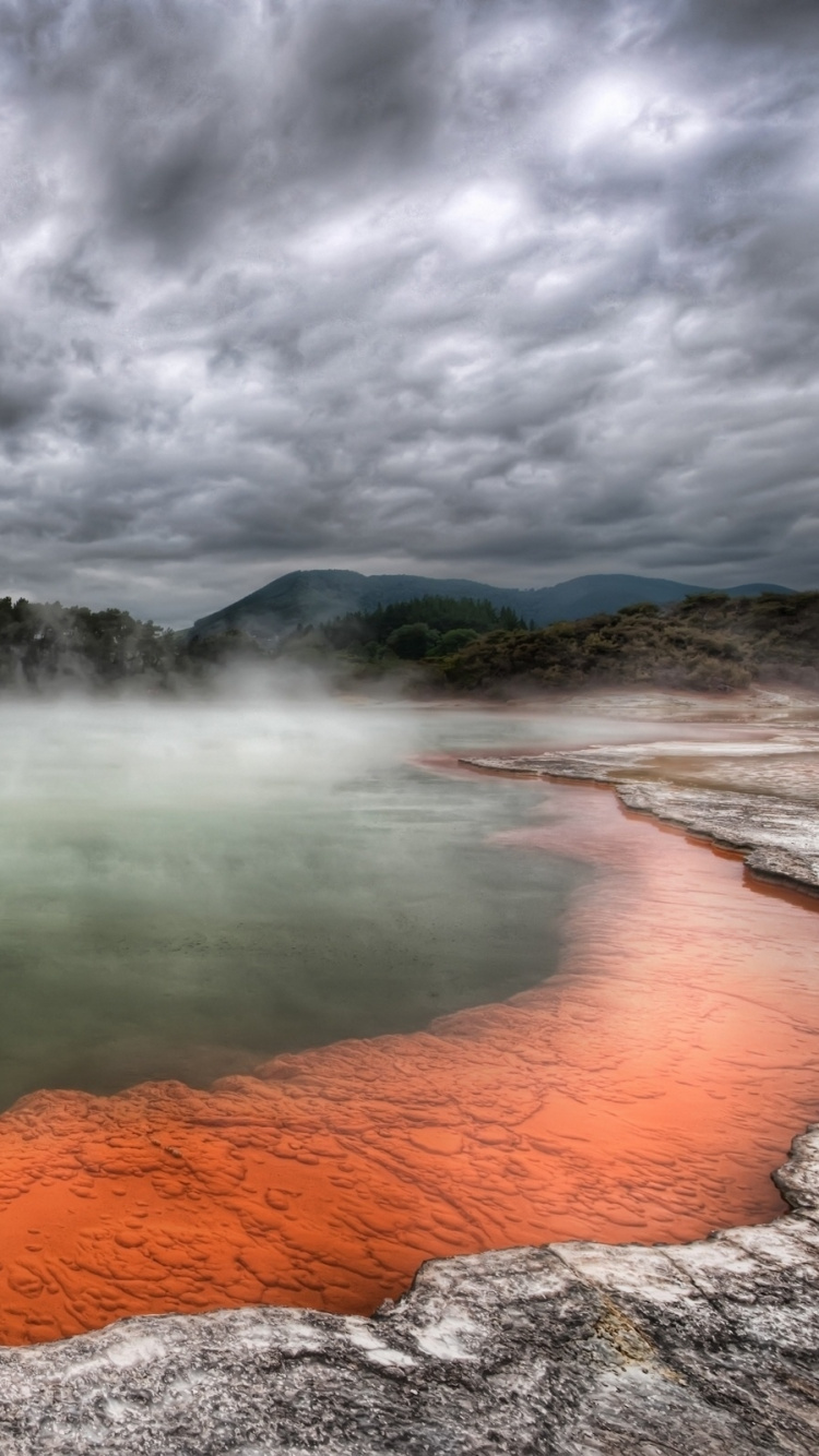 Обои Роторуа Новая Зеландия, Озеро Роторуа, вода, облако, Форель Лодж в разрешении 750x1334