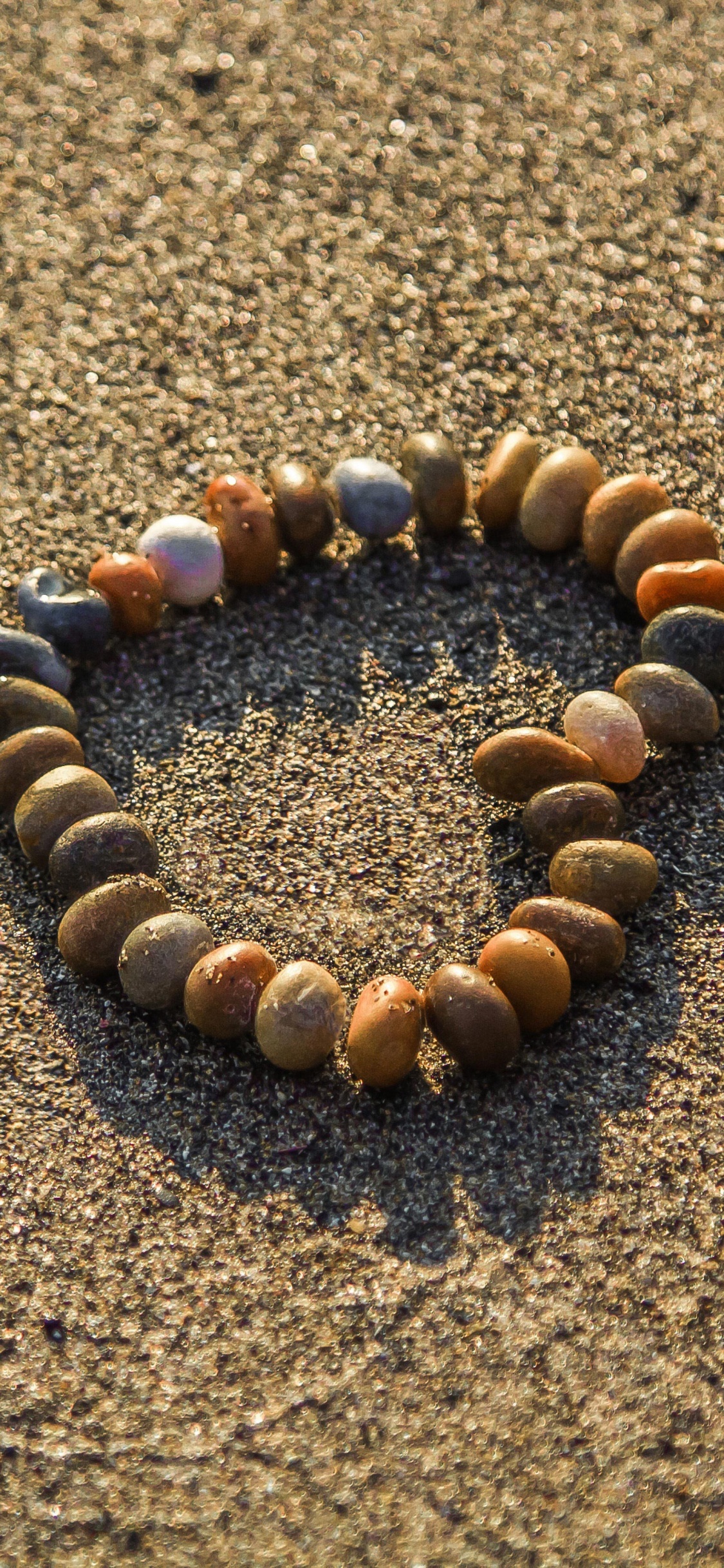 Обои шарик, религиозный элемент, модный аксессуар, ювелирные изделия, ювелирные изделия тела в разрешении 1125x2436