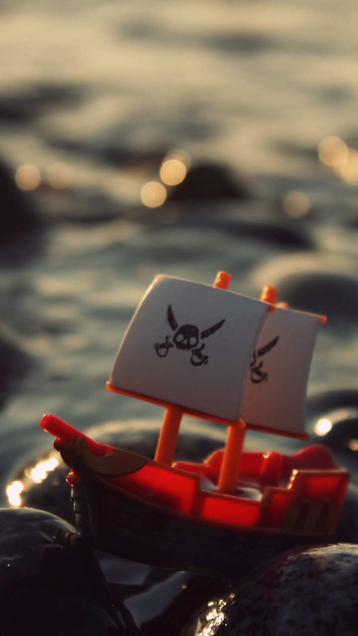 Обои вода, красный цвет, море, природа, солнечный свет в разрешении 720x1280