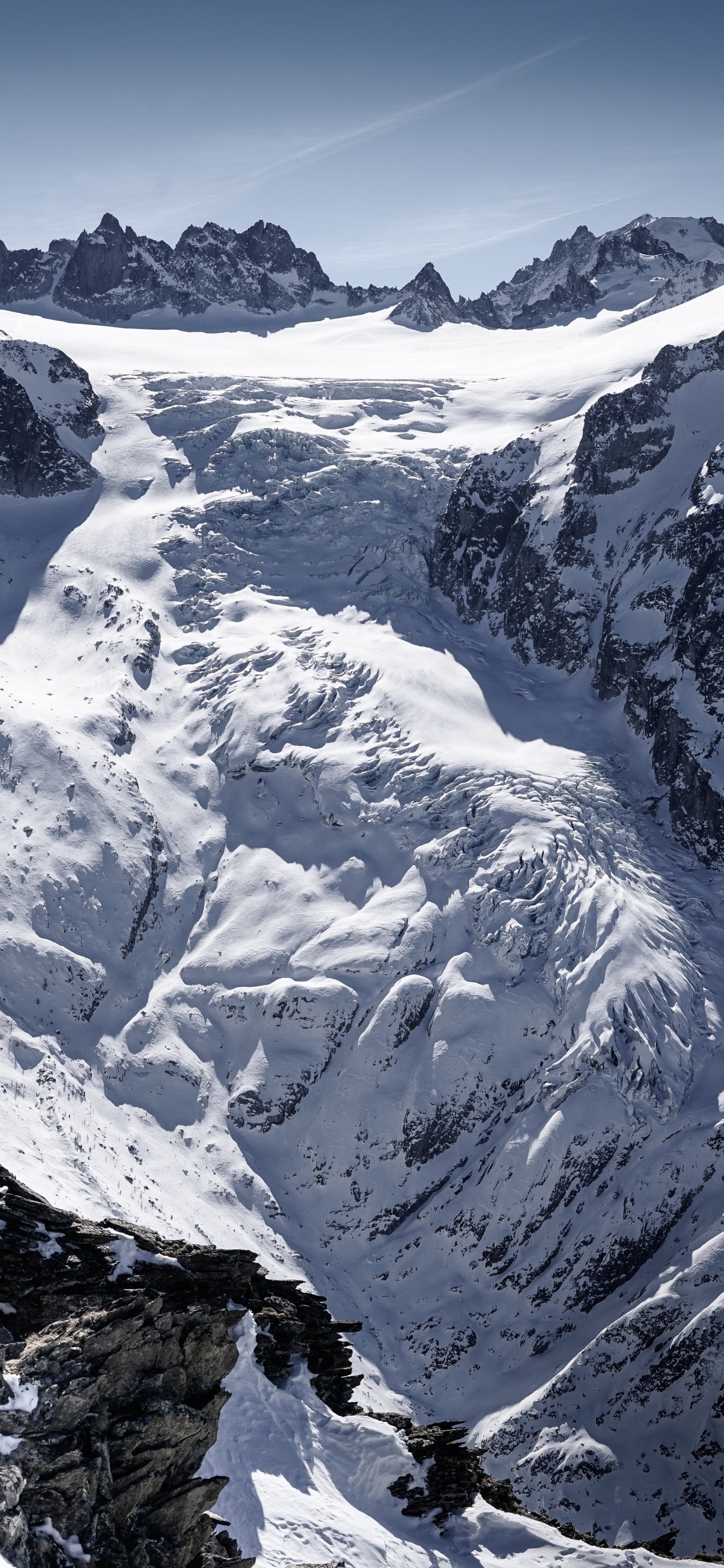 Обои горный рельеф, гора, горный хребет, ледяная форма, массив в разрешении 1125x2436