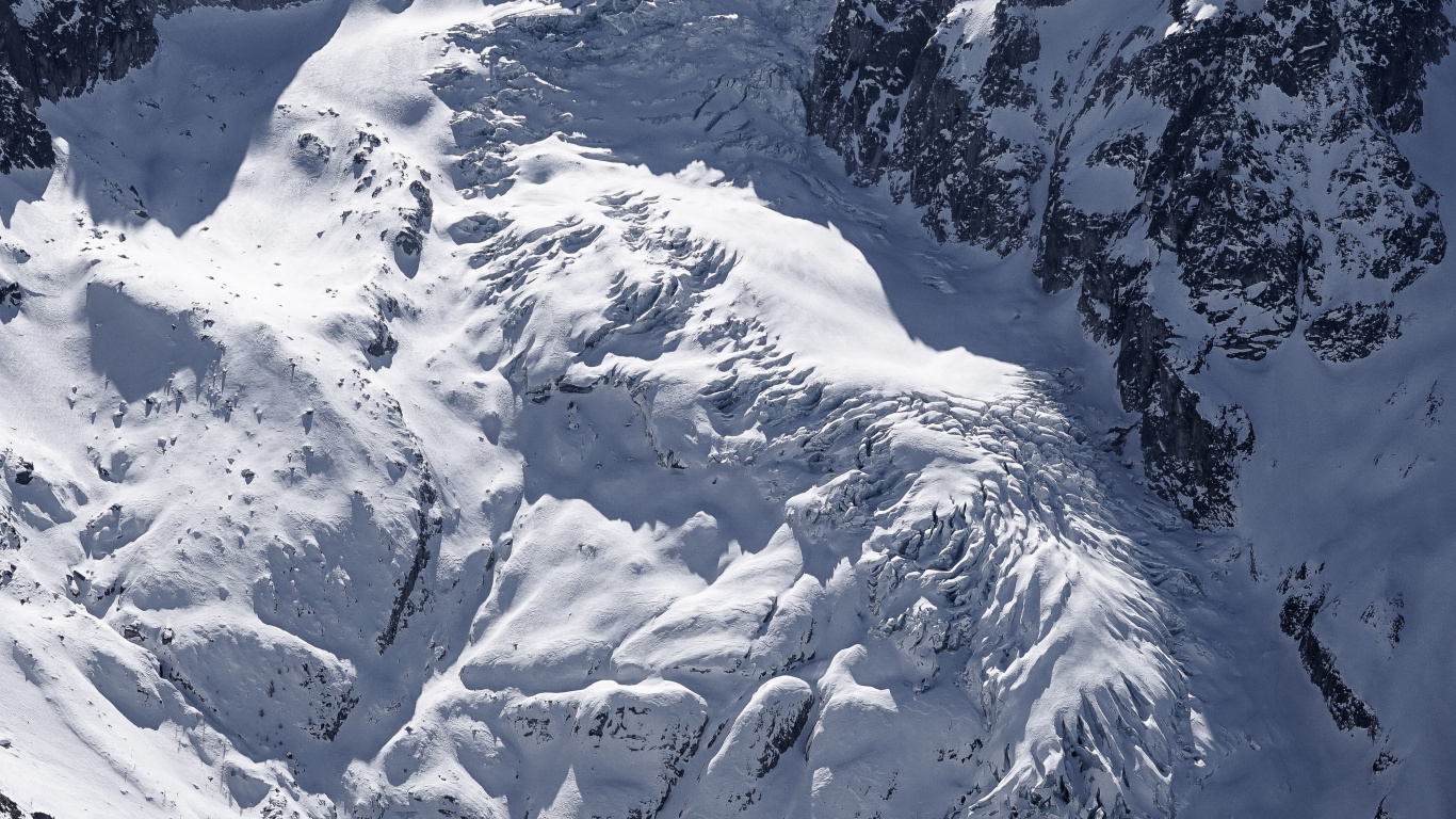 Обои горный рельеф, гора, горный хребет, ледяная форма, массив в разрешении 1366x768