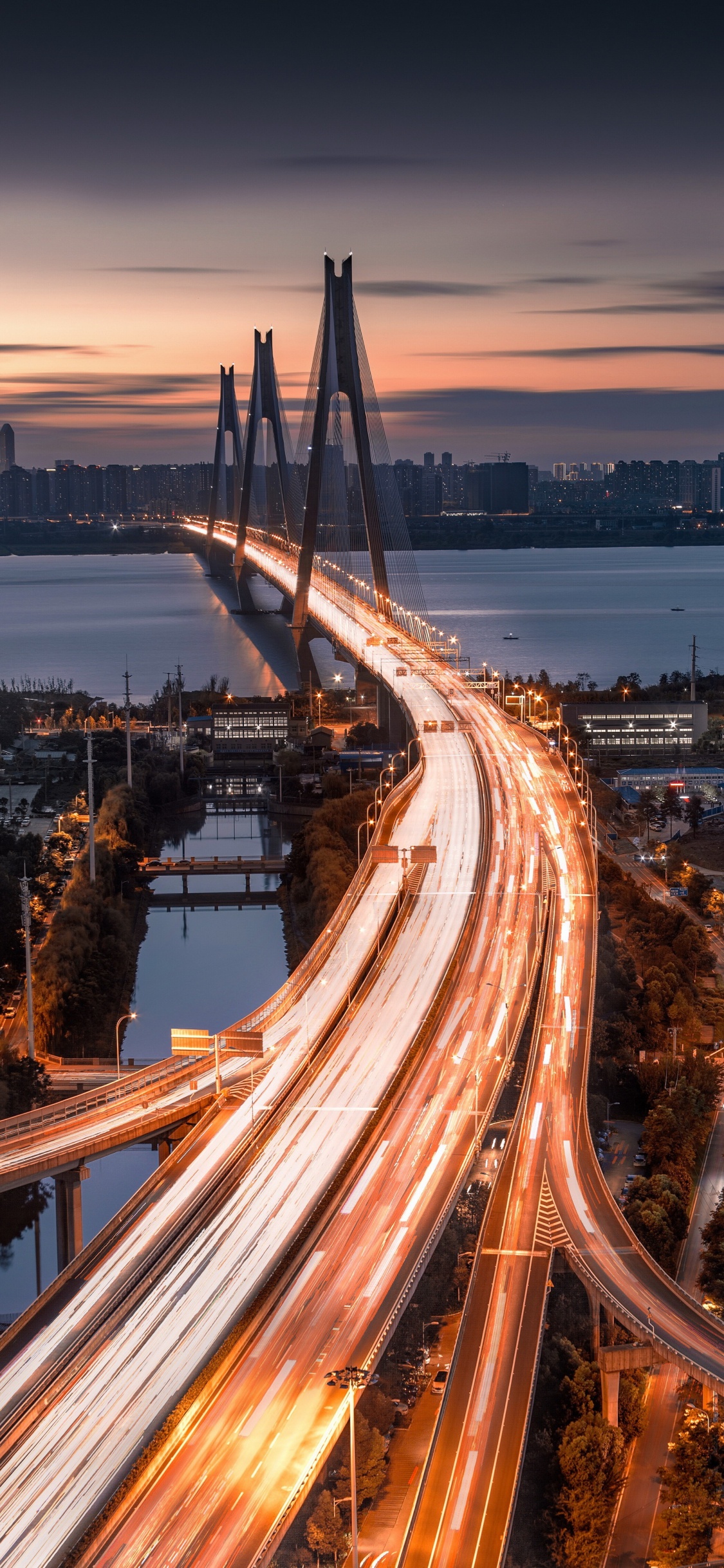 Обои городской пейзаж, фильтр объектива, объектив, вода, дневное время в разрешении 1125x2436