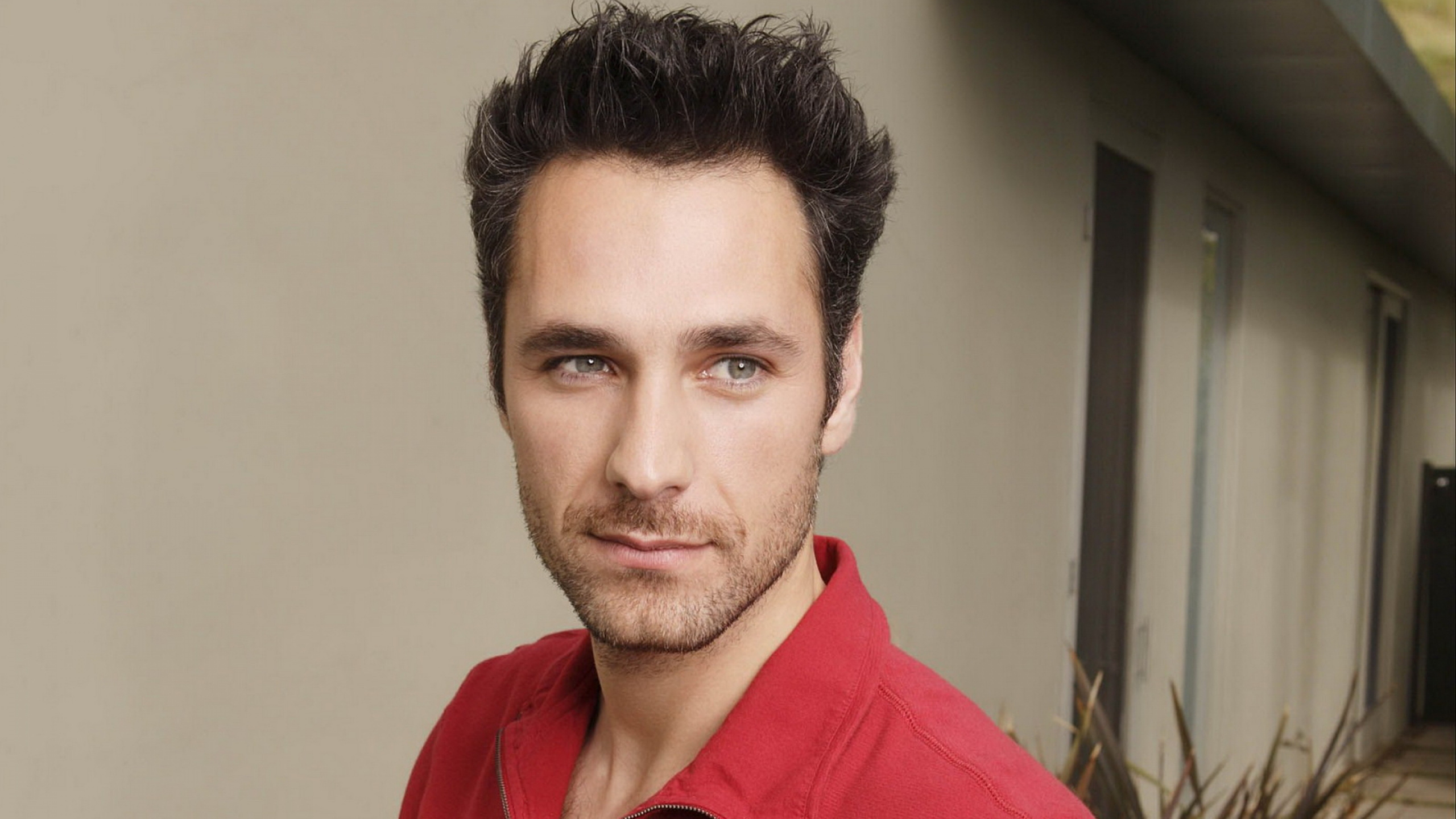 Обои лоб, волосы на лице, подбородок, борода, мужчина в разрешении 2560x1440