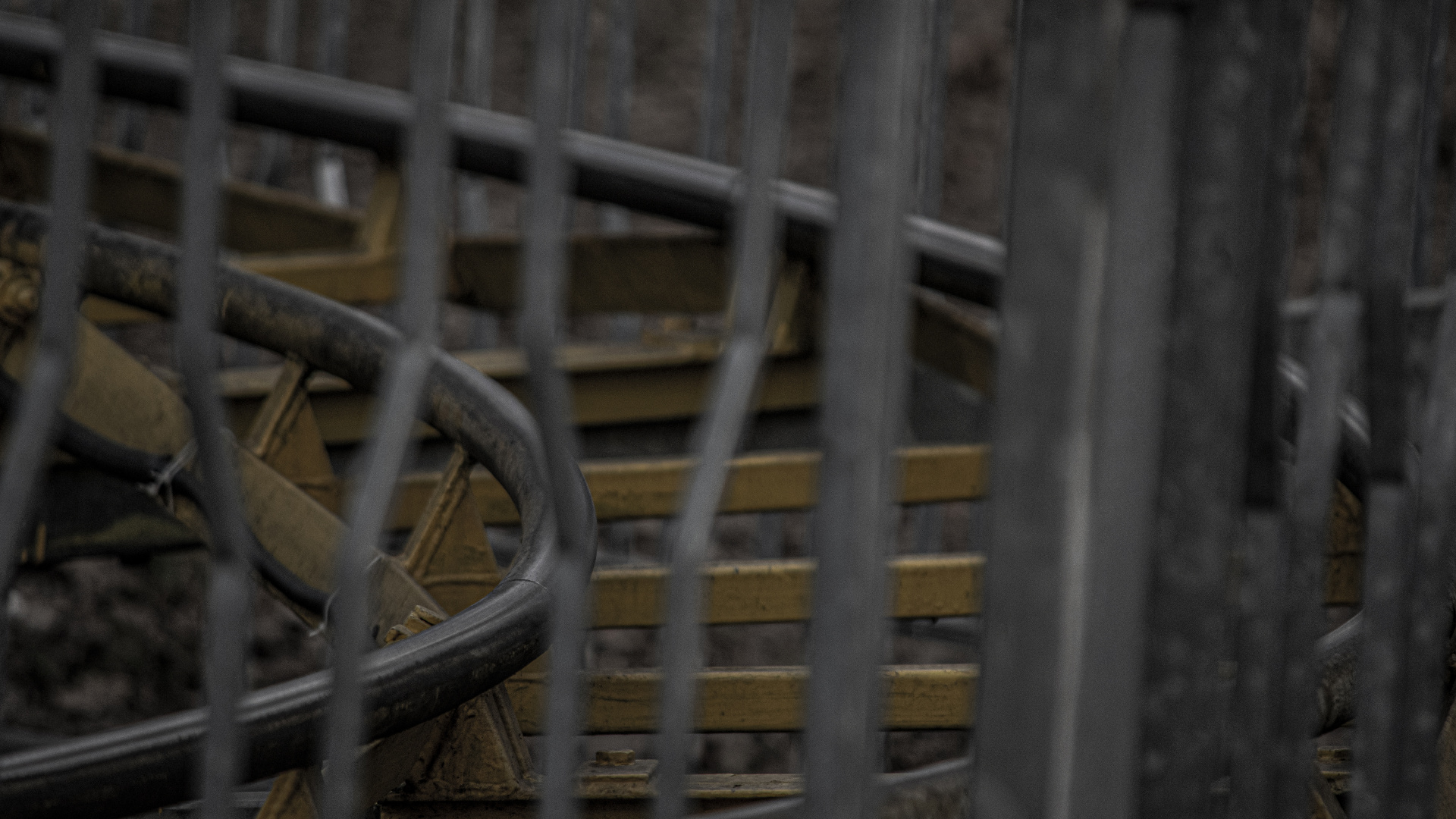 Обои урбанизация, железо, древесина, забор, композиционный материал в разрешении 1920x1080