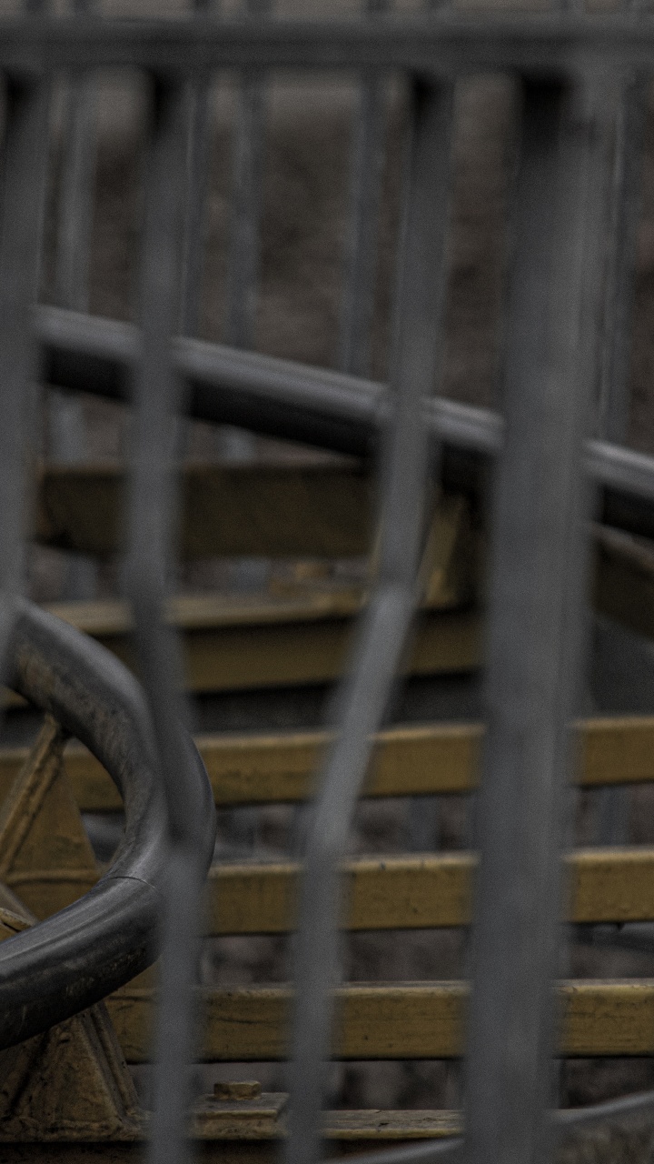 Обои урбанизация, железо, древесина, забор, композиционный материал в разрешении 720x1280