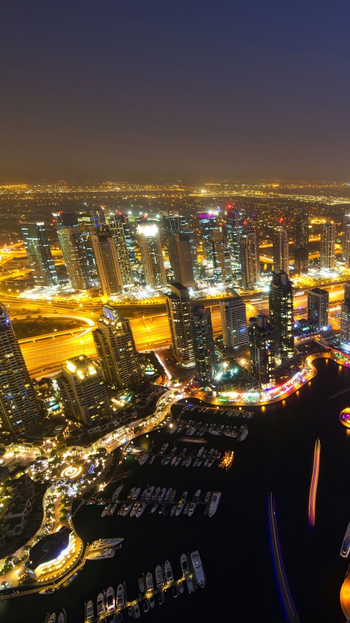 Обои селфи, небоскреб, городской район, городской пейзаж, город в разрешении 720x1280