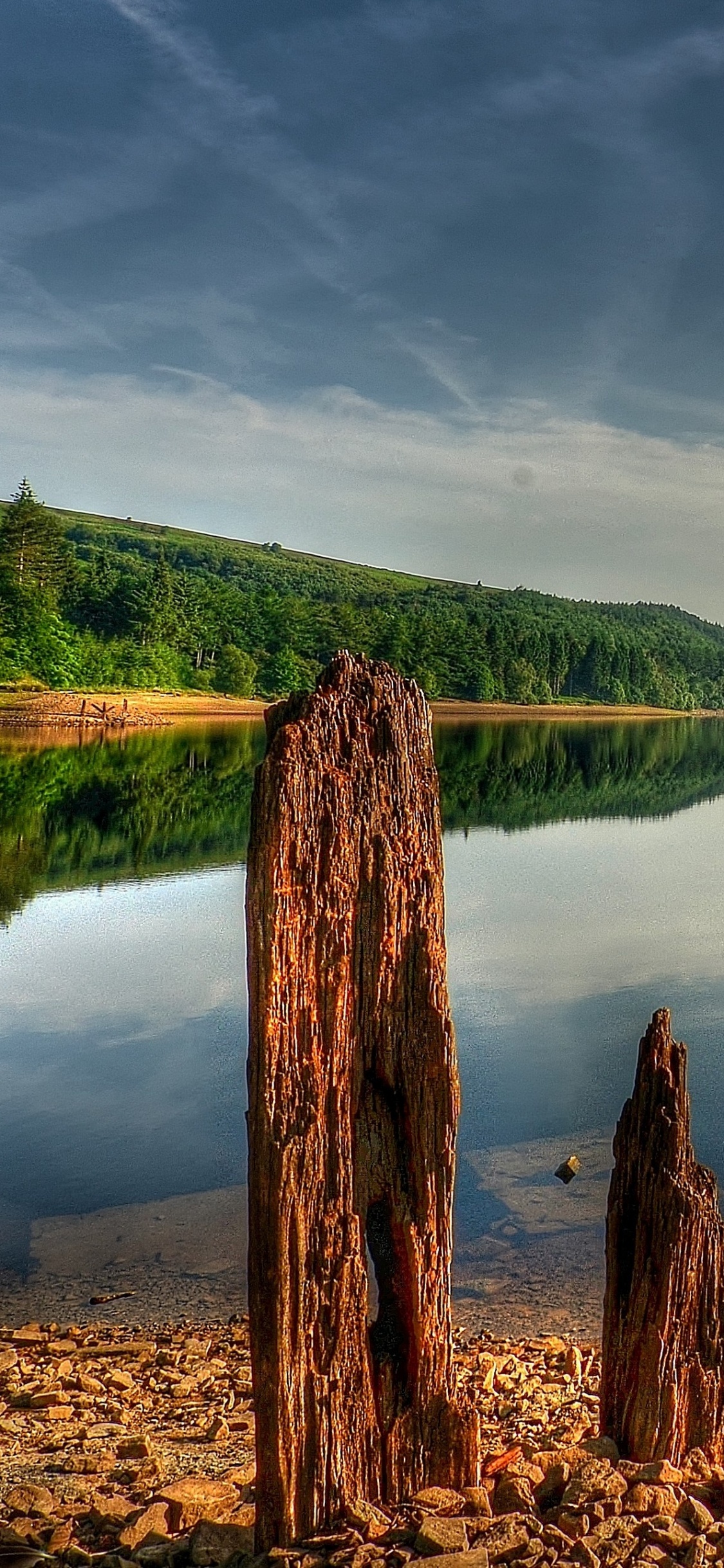 Обои природа, отражение, вода, озеро, водохранилище в разрешении 1125x2436