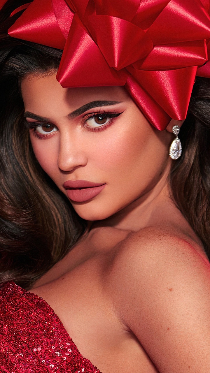 Обои Кайли дженнер, Косметика Кайли, знаменитость, волосы, красный цвет в разрешении 720x1280