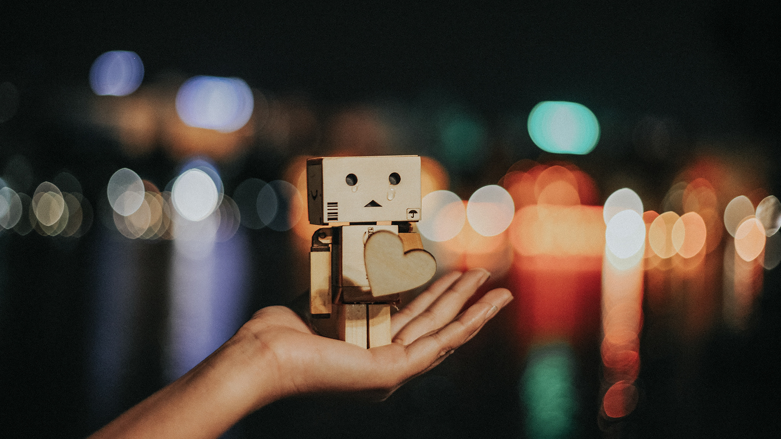 Обои свет, палец, ночь, игры, danbo любовь в разрешении 2560x1440