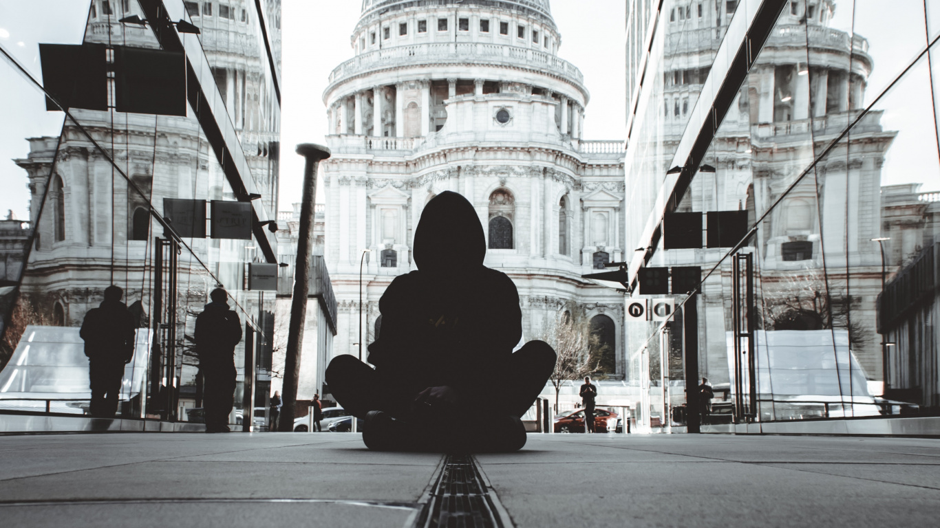 Обои черный, автомобиль, городской район, монохромный режим, улица в разрешении 1366x768