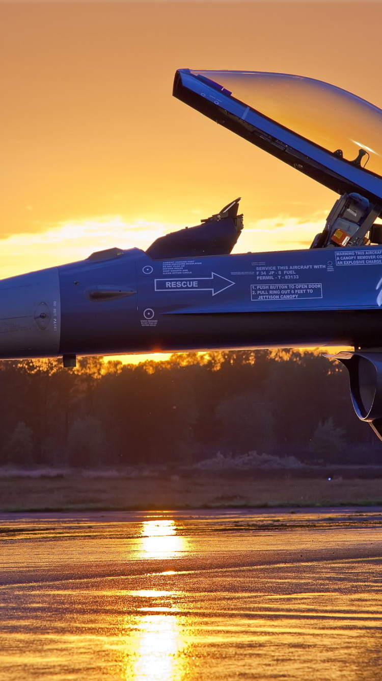 Обои военный самолет, самолеты, самолет, реактивный самолет, авиация в разрешении 750x1334