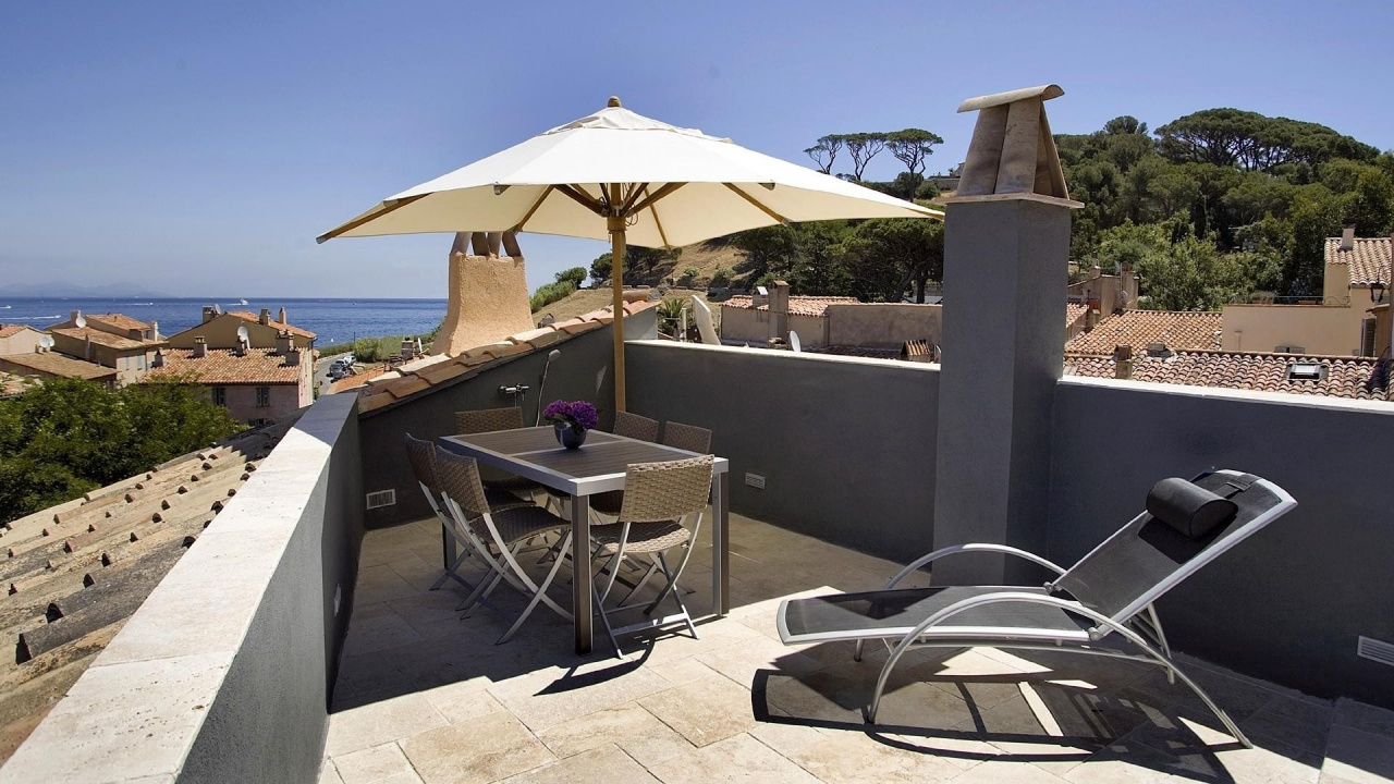 Обои вилла, свойство, крыша, недвижимость, тень в разрешении 1280x720