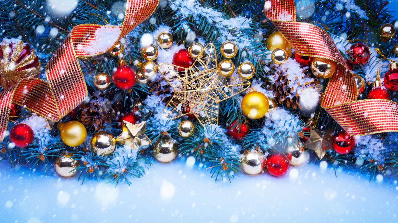 Обои Рождественский день, рождественский орнамент, Рождественские украшения, Рождество, дерево в разрешении 1366x768