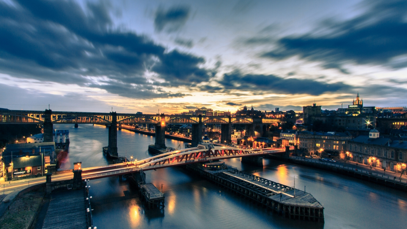 Обои Мост Тысячелетия В Гейтсхеде, водный путь, отражение, реки, городской пейзаж в разрешении 1366x768